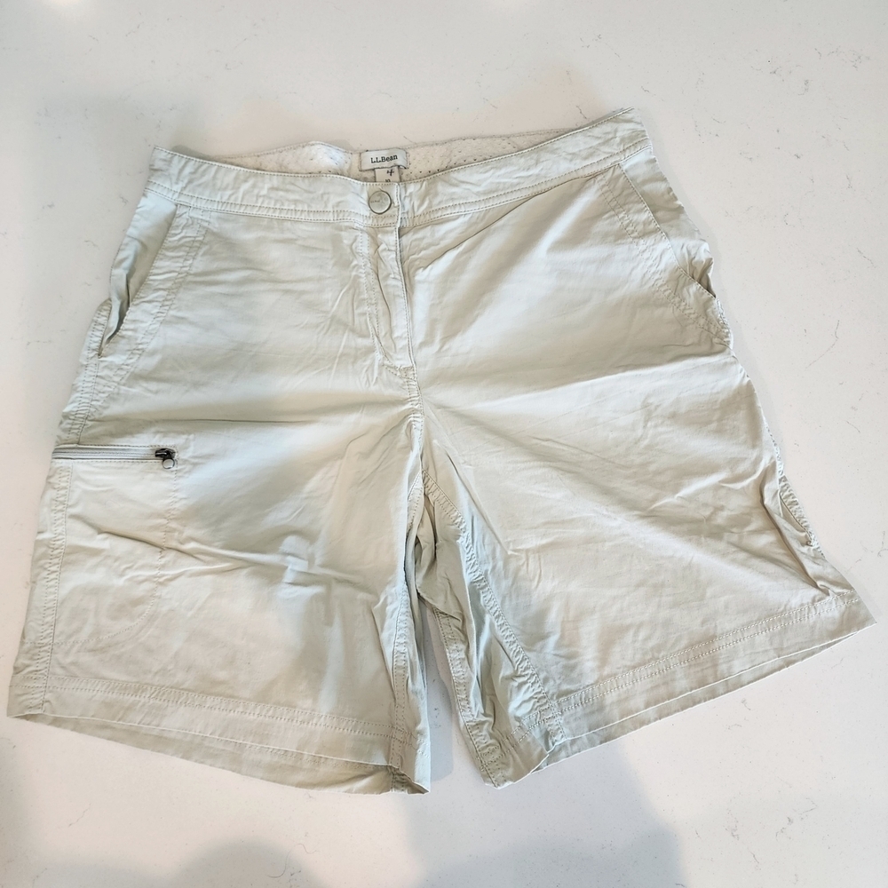 L.L. Bean Nylon Khaki Shorts Woman's 10 Zipper Cargo Pocket Stretch Waist EUC